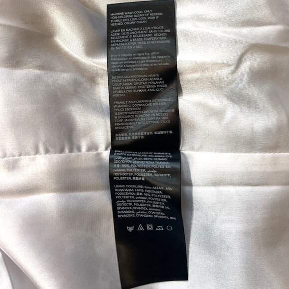 💥SALE bebe NWT Cold Shoulder Ruffle Top Ghost Lace 1 Size S Black White Gry - Picture 15 of 15